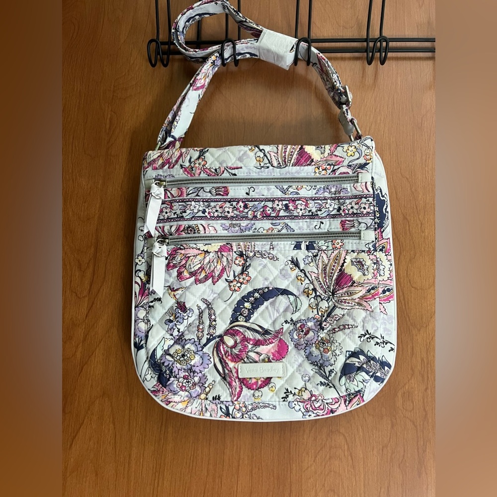 NWT Vera Bradley Triple Zip Hipster in Hummingbird Park pattern